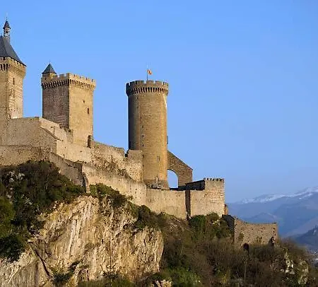 Camping Mobil Au Bord Du De Foix