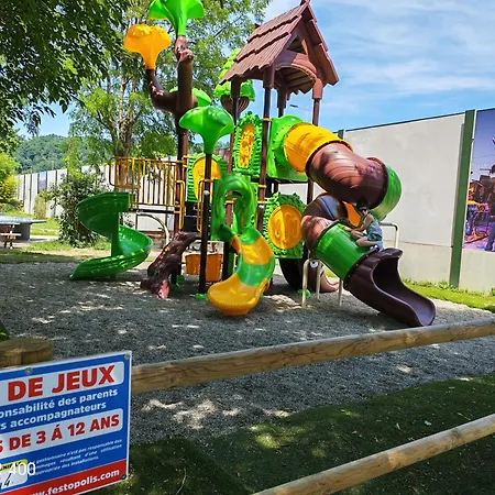 Mobil Au Bord Du De * فوا