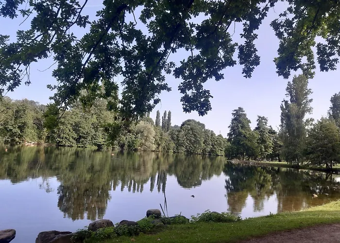 Camping Mobil Au Bord Du De Foix