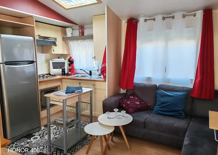 Mobil Au Bord Du De Foix