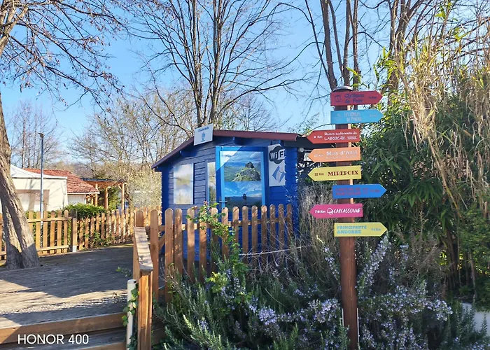 Camping Mobil Au Bord Du De