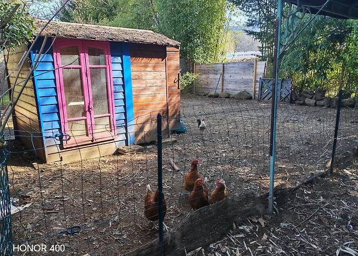 Mobil Au Bord Du De Camping